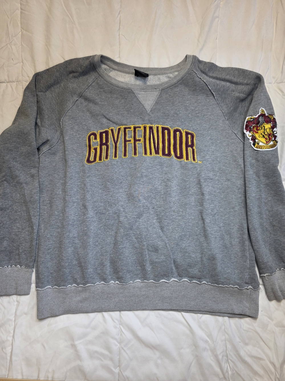 Harry Potter Gryffindor Gray Crewneck Sweatshirt Women's Size XL Lightly Distres